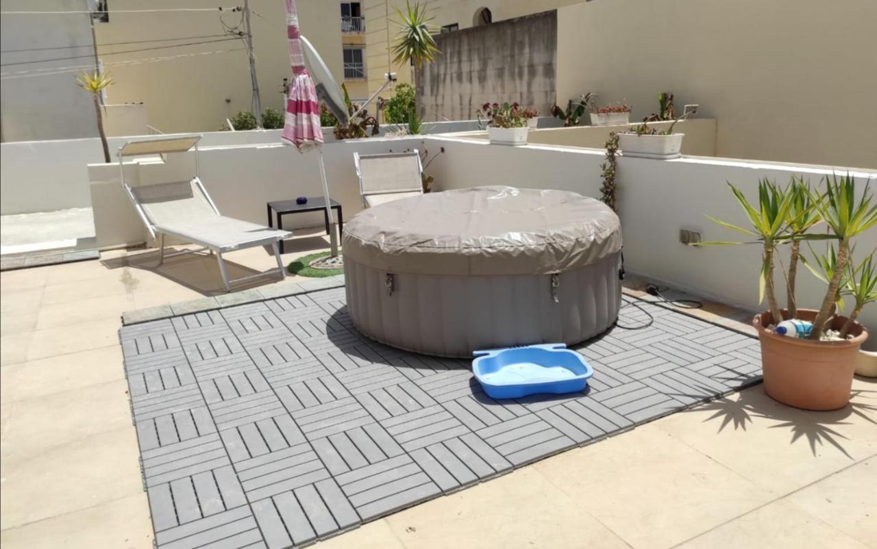 Studio Apartment With Private Terrace, Jacuzzi & Views Mosta Exterior foto